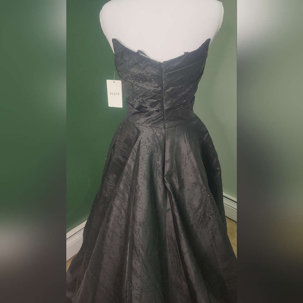 Alyce Paris Elegant Strapless Charcoal Dress - Picture 6 of 11